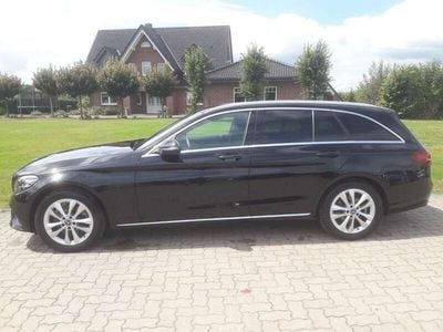 Gebraucht Mercedes C200 Avantgarde 184 PS (135 kW) 2020 Ung. schwarz  unilack Kombi