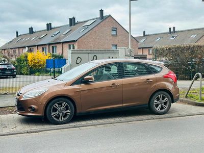 Gebraucht Ford Focus 101 PS (74 kW) 2014 Andere farben Limousine