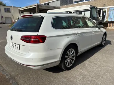 Używany VW Passat Highline 150 KM (110 kW) 2016 Biały