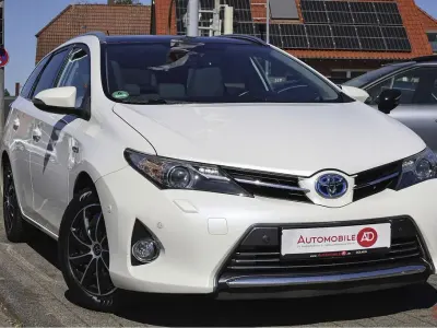 Gebraucht Toyota Auris Touring Sports Executive 99 PS (72 kW) 2014 Weiß Kombi
