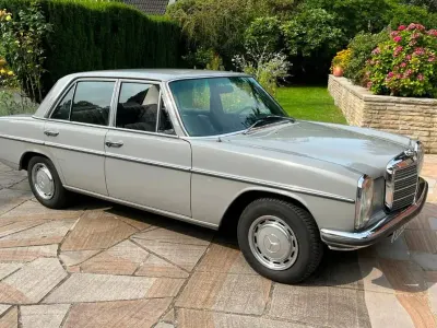 Gebraucht Mercedes 200 95 PS (69 kW) 1972 Grau Limousine
