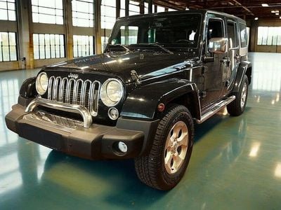 Usado Jeep Wrangler Sahara 200 HP (147 kW) 2015 Preto SUV