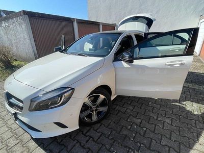 Gebraucht Mercedes A250 211 PS (155 kW) 2017 Weiß Limousine