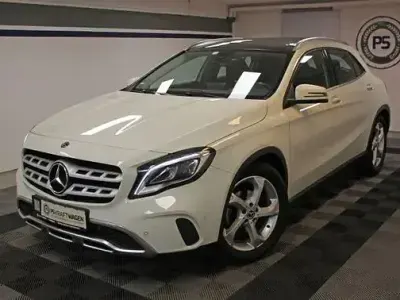 Usata Mercedes GLA200 156 CV (114 kW) 2017 Bianco SUV