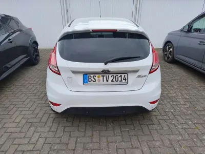 Usata Ford Fiesta SYNC Edition 80 CV (58 kW) 2014 Bianco Utilitaria