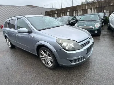 Gebraucht Opel Astra Edition 125 PS (91 kW) 2005 Silber Limousine