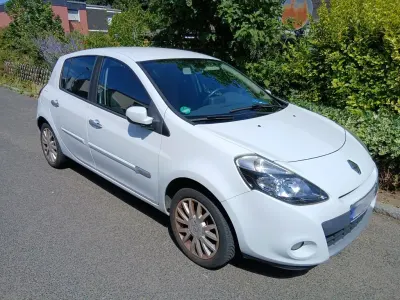Gebraucht Renault Clio II 111 PS (81 kW) 2011 Weiß Limousine