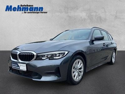 Mineralgrau metallic (metallic) Gebraucht 2022 BMW 320 Advantage Kombi | 26.300 € (Guter Preis)