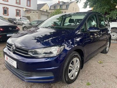 Blau Gebraucht 2018 VW Touran Trendline Van / Kleinbus | 12.999 € (Fairer Preis)