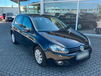 Gebraucht VW Golf VI 105 PS (77 kW) 2012 Schwarz Kleinwagen