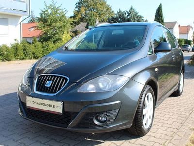 Grau Gebraucht 2011 Seat Altea Style Van / Kleinbus | 6.590 € (Teuer)