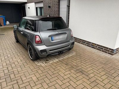 Grau Gebraucht 2010 Mini John Cooper Works Kleinwagen | 4.900 € (Fairer Preis)