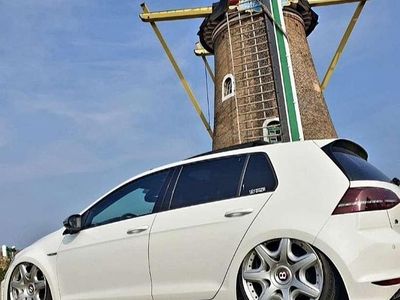 Second-hand VW Golf VII R 300 CP (220 kW) 2016 Berlinǎ