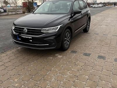 Schwarz Gebraucht 2023 VW Tiguan Life SUV | 29.900 € (Guter Preis)