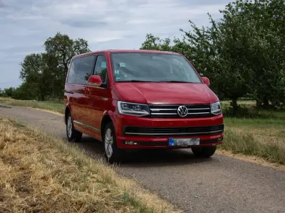 Gebraucht VW Multivan 150 PS (110 kW) 2018 Rot Van / Kleinbus