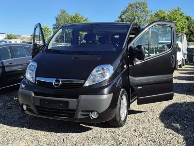 Gebraucht Opel Vivaro Cosmo 145 PS (106 kW) 2008 Mitternacht schwarz (mi2) Van / Kleinbus