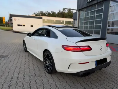 Gebraucht Mercedes E300 AMG 258 PS (189 kW) 2018 Weiß Coupé