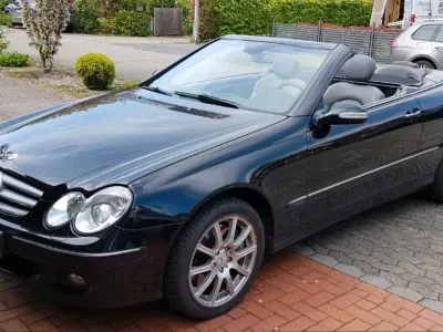 Begagnad Mercedes CLK320 224 HK (164 kW) 2008 Svart Cab