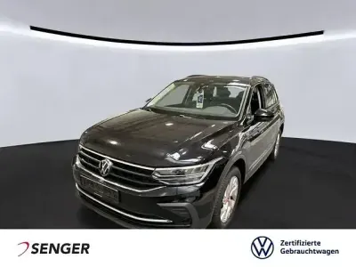 Gebraucht VW Tiguan Life 193 PS (141 kW) 2023 Schwarz SUV