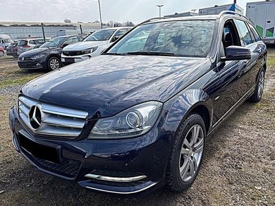 Gebraucht Mercedes C220 Avantgarde 170 PS (125 kW) 2012 Blau Kombi