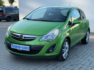 Gebraucht Opel Corsa 69 PS (50 kW) 2012 Grün Kleinwagen
