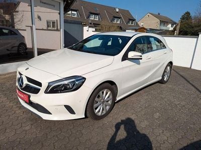 Gebraucht Mercedes A180 109 PS (80 kW) 2017 Weiß Limousine