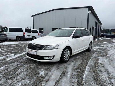 Gebraucht Skoda Octavia Ambition 105 PS (77 kW) 2013 Weiß Kombi