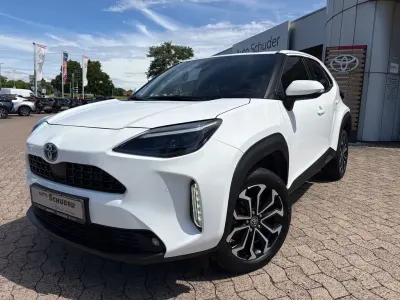 Gebraucht Toyota Yaris Cross Connect Style 116 PS (85 kW) 2023 Super white 2 SUV