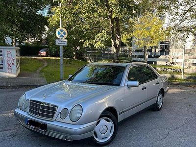 Mercedes E200