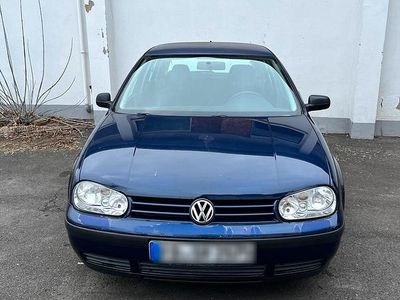 Blau Gebraucht 1999 VW Golf IV Kleinwagen | 1.500 € (Fairer Preis)
