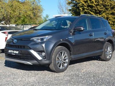 Używany Toyota RAV4 Hybrid Team 197 KM (144 kW) 2018 Szary SUV