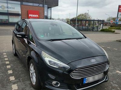 Gebraucht Ford S-MAX Titanium 179 PS (131 kW) 2016 Schwarz Van / Kleinbus