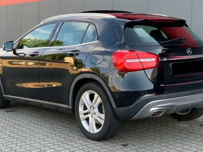 Gebraucht Mercedes GLA200 Urban 136 PS (100 kW) 2016 Schwarz SUV
