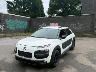 Gebraucht Citroën C4 Cactus Feel 99 PS (72 kW) 2015 Weiß Kleinwagen