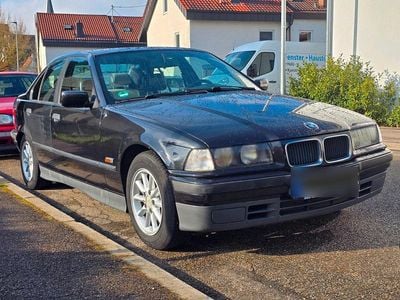 Second-hand BMW 318 Basis 116 CP (85 kW) 1995 Negru Berlinǎ