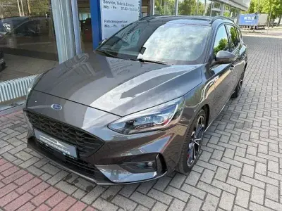 Gebraucht Ford Focus ST-Line X 150 PS (110 kW) 2021 Grau Limousine