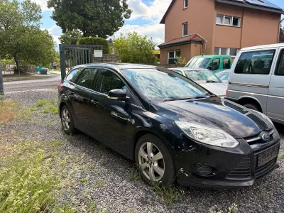 Gebraucht Ford Focus Trend 95 PS (69 kW) 2014 Schwarz Kombi