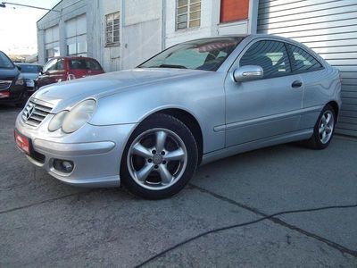 Gebraucht Mercedes C180 143 PS (105 kW) 2004 Silber Coupé