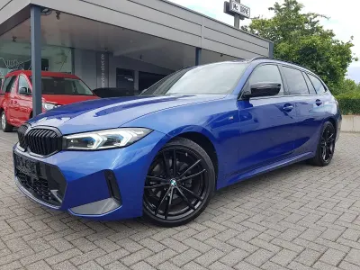 Gebraucht BMW 320 M Sport 190 PS (139 kW) 2022 Portimao blau metallic Kombi