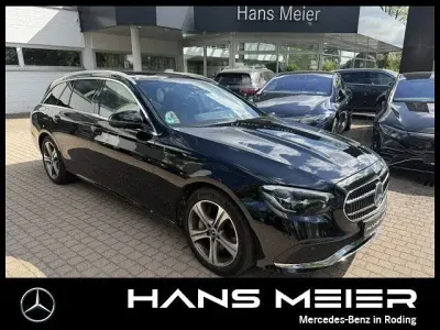 Używany Mercedes E400 Avantgarde 330 KM (242 kW) 2023 Czarny Sedan/Limuzyna