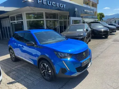 Gebraucht Peugeot e-2008 Allure 100 kW (136 PS) 2022 Blau SUV