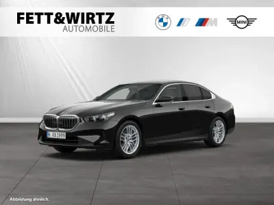 Gebraucht BMW 520 Comfort Edition 197 PS (144 kW) 2025 Saphirschwarz metallic Limousine