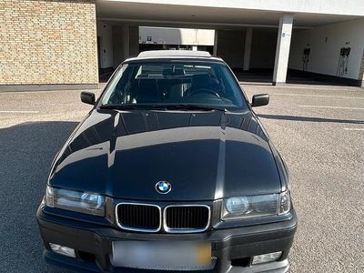 Gebraucht BMW 325 192 PS (141 kW) 1991 Schwarz Limousine