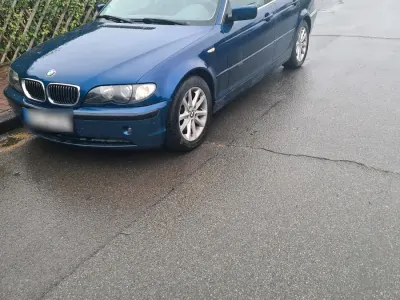 Gebraucht BMW 320 150 PS (110 kW) 2005 Blau Kombi
