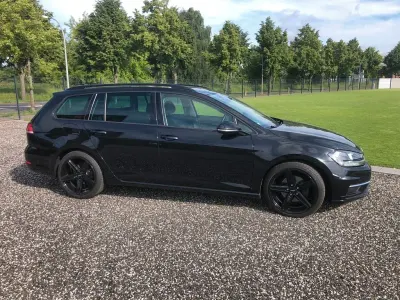 Gebraucht VW Golf VII Comfortline 150 PS (110 kW) 2018 Schwarz Kombi