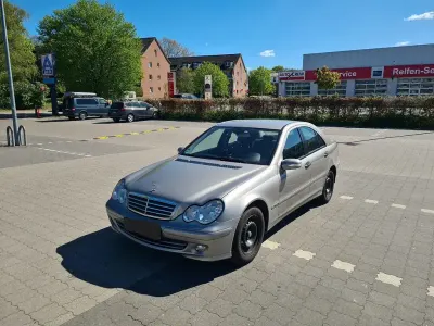 Gebraucht Mercedes C180 143 PS (105 kW) 2005 Silber Limousine