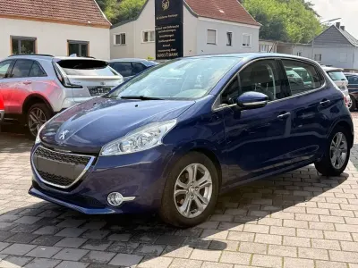 Gebraucht Peugeot 208 Allure 120 PS (88 kW) 2013 Blau Kleinwagen