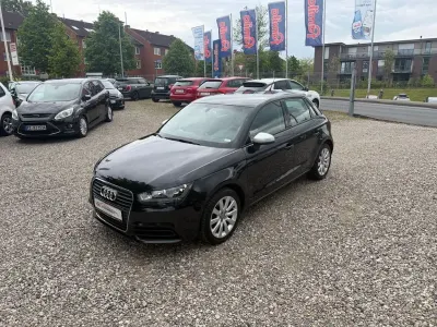 Gebraucht Audi A1 Sportback Attraction 86 PS (63 kW) 2013 Schwarz Kleinwagen