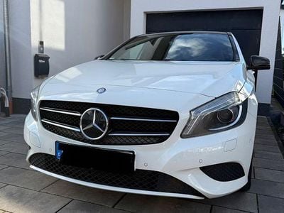 Weiß Gebraucht 2015 Mercedes A200 Urban Limousine | 12.450 € (Fairer Preis)