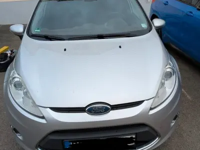 Gebraucht Ford Fiesta 96 PS (70 kW) 2009 Silber Kleinwagen